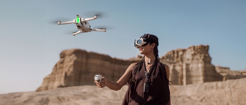 Insta360 技術加持！Antigravity A1 無人機 8K 全景拍攝，零盲點視角！