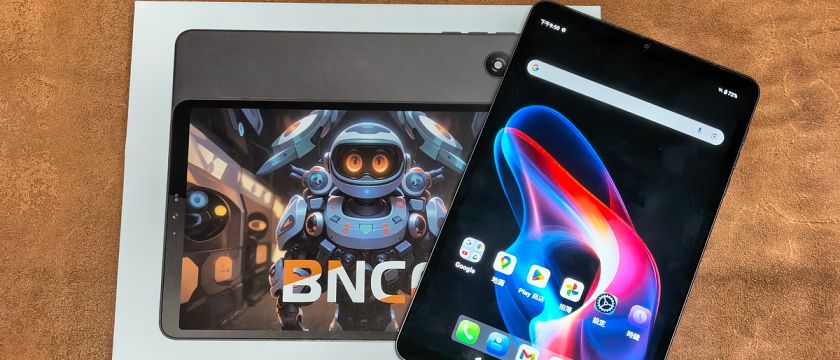 $999 迷你 8.4 吋平板評測：通話、睇片、漫畫皆精