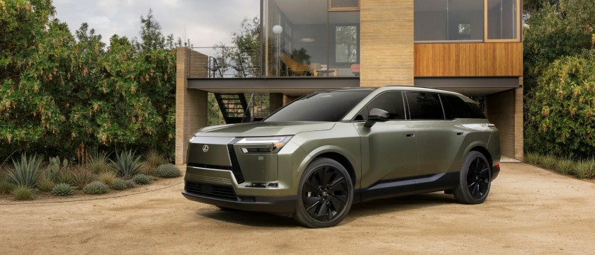 Lexus 發表首款三排座純電 SUV TZ，續航力最遠行 507 公里