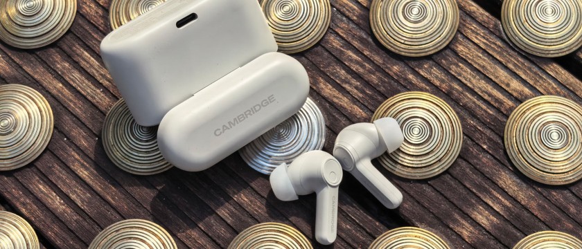 Cambridge Audio A100 SE 評測：英倫風格調音，千元價格挑戰旗艦藍牙耳機