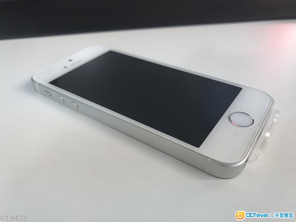 iphone se 64gb 银色 100%新 有保养 无花无崩