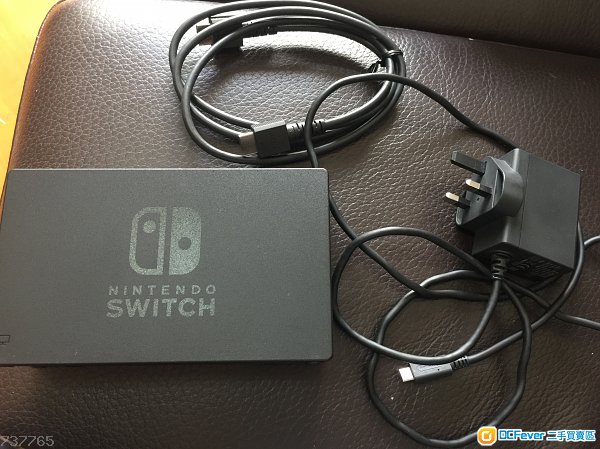 出售 nintendo switch 底座套装 (原装底坐,hdmi 线,火牛),新净