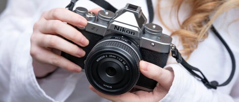 Zf 韌體 3.00 來了！Nikon 為復古相機加上「菲林味」？