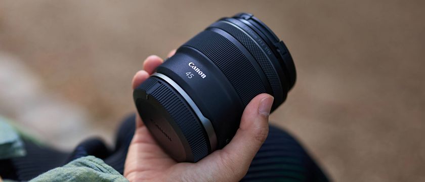 未開賣已爆訂？Canon RF 45mm F1.2 連遮光罩都供不應求！