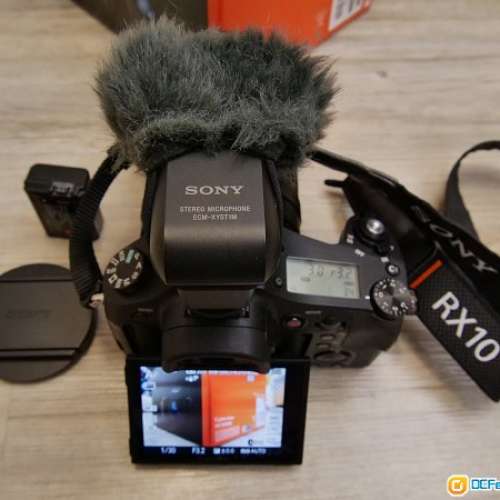 索尼RX10M2参数详解，一款高性能的紧凑型相机