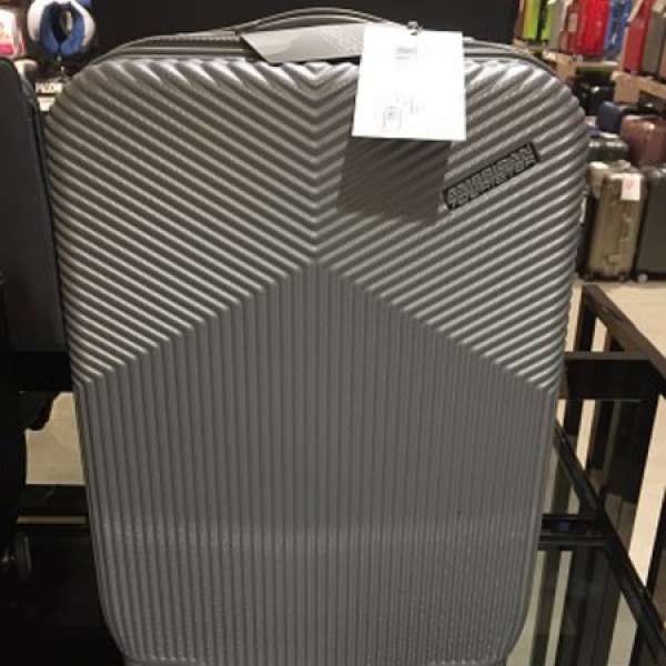 american tourister air ride spinner