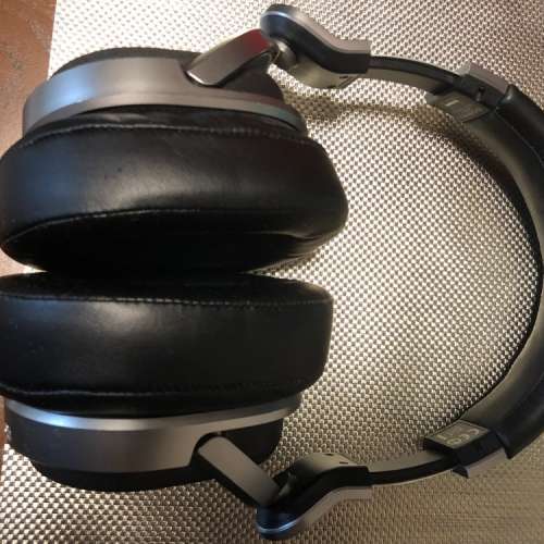 Sony DP HW700 home theatre wireless headphone