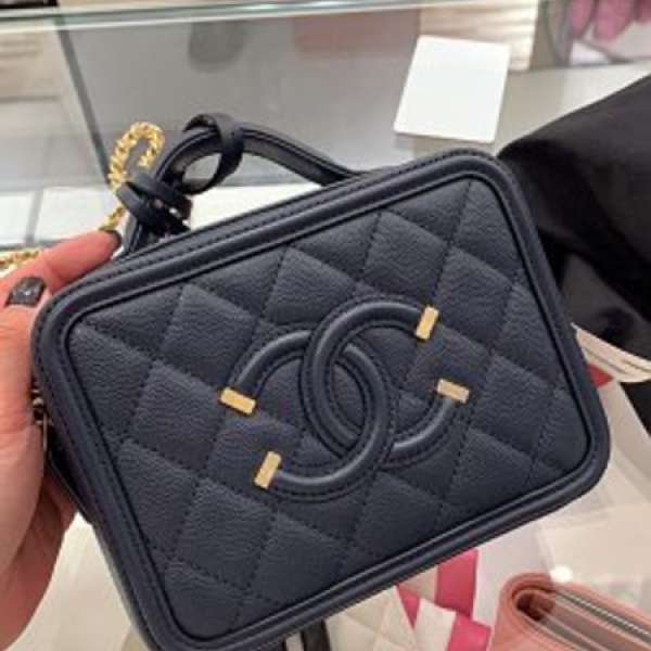 chanel vanity case 17cm