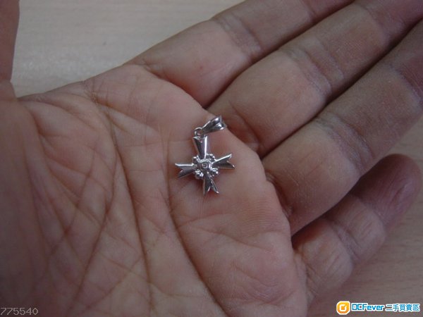 精緻 十字星 真鑽石(diamond) 925 純銀 吊咀,只售HK$150(不議價)