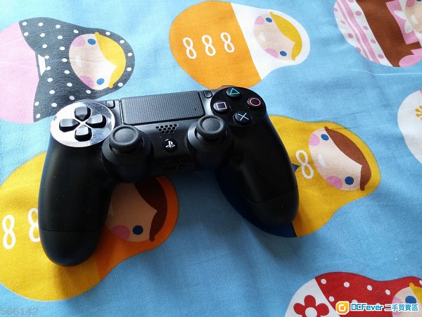 放 PS4 黑色原裝第2代手制 行貨