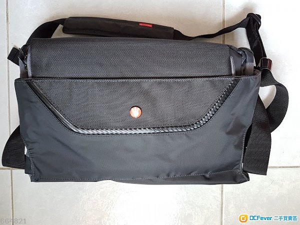 Manfrotto MB MA-M-AS (可扣在 旅行喼上,方便旅行用) 100% NEW