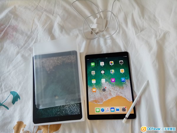 出售 iPad Pro 第2代 2nd gen 10.5 WiFi 64gb 连