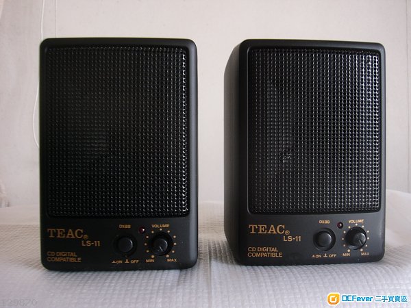 TEAC mini speaker with built-in amplifier