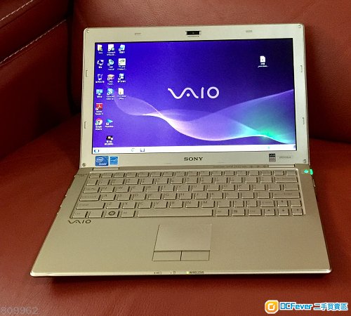 纖薄 、輕身Sony VPCX115LG ,11吋顯示屏、2GB 內荐、64GB SSD