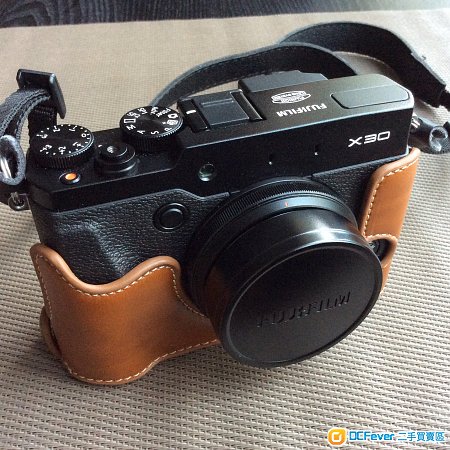 出售 Fujifilm x30 黑色 + 全新富士原厂LH-X10遮