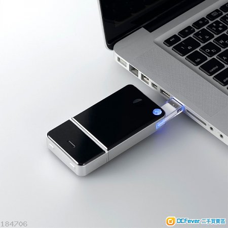 購自日本 Yazawa USB 充電式電鬚刨 CHBK2000 體積細小方便攜帶 內置usb充電頭省卻攜帶充電線的煩惱
