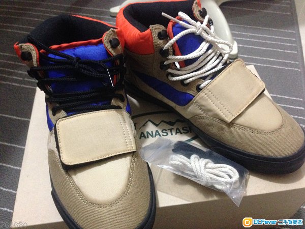 MANASTASH US9 $250