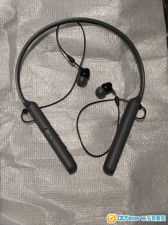 出售 99% 新 SONY WI-C400 无线蓝牙挂颈耳机