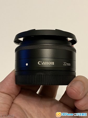 Canon EOS M3 set w/22mm prime lens