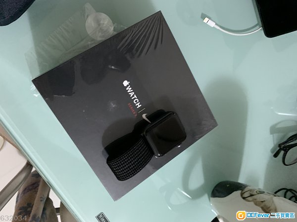 出售Apple watch series 3 GPS + LTE流動網絡 Nike版