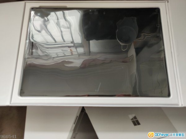 近乎全新 surface pro 4 i5/4g/128g SSD 連筆連原裝typecover