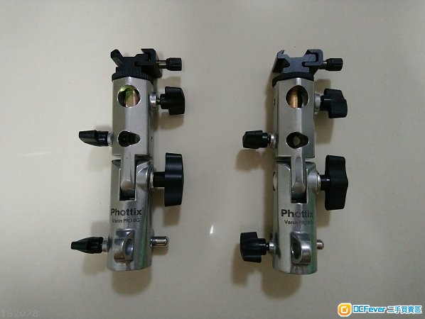 9成9新 Phottix Varos Pro BG 機頂燈熱靴傘支架 x2