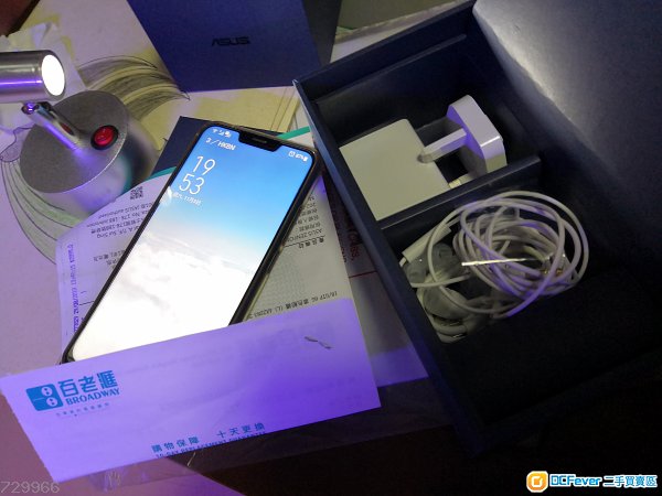 《ASUS Zenfone 5 》《4GB+64GBGB版 》 蓝色八月底百老滙單