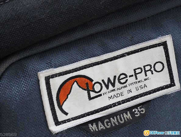 Lowe-PRO Magnum-35(Lowepro 專業重型裝載設計)方型相機包,可安放腳架,(美國制造)
