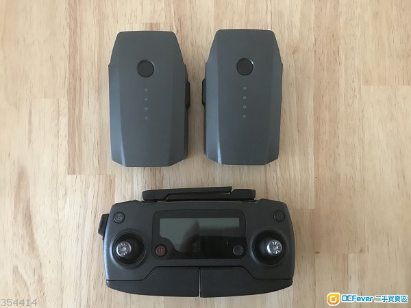 DJI Mavic Pro 配件 (遙控器x1,電池x2,AC / CAR charger x1及配件s)