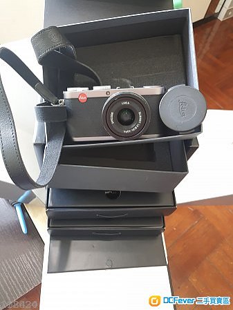 Leica x1