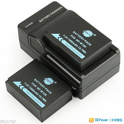 DSTE 2 X NP-W126 BATTERY WITH CHARGER (FOR FUJI)