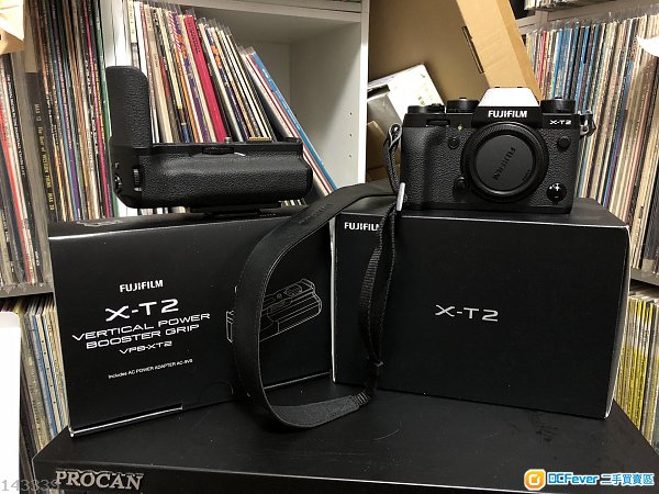 Fujifilm XT-2 + Vertical Power Grip + 2 Original Battery