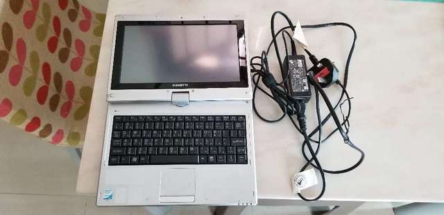 有問題8.9吋TOUCHSCREEN GIGABYTE M912 - 當零件機