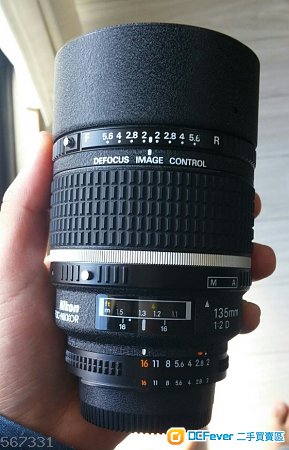 Nikon AF 135mm F2D DC -NIKKOR