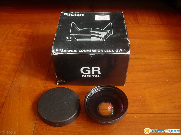 Ricoh GR GW-1 ( 0.75 X Wide Conversion lens ) with box