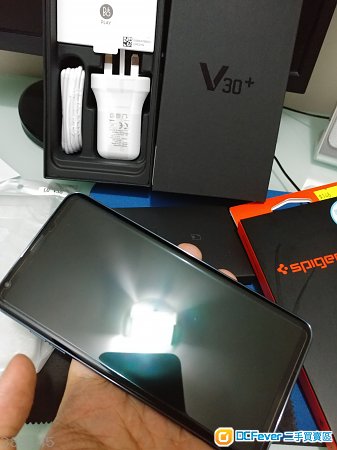 香港行貨 99.9%new LG V30+ 藍色 Full Set 有單送 spigen 機套 保養到19年5月19日