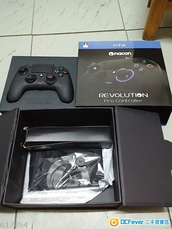 PS4 NACON REVOLUTION 1代