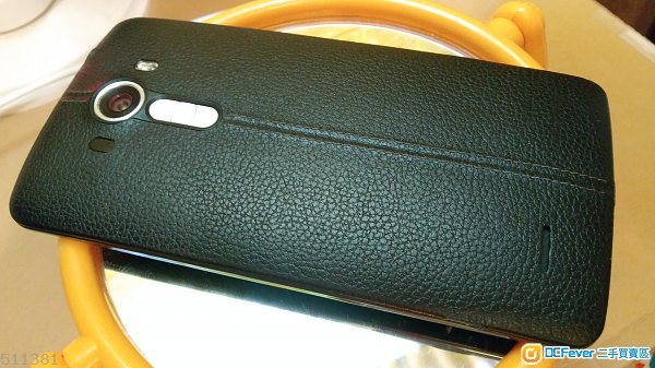 LG Vivid V32 Life water proof phone 90% condition