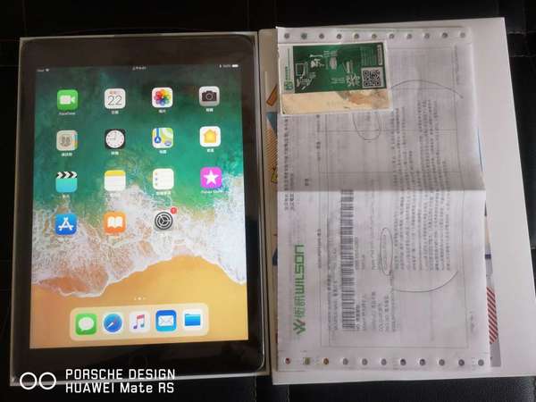 iPad 2018 大空灰128gb衛訊單只開盒激活21/8/2018買
