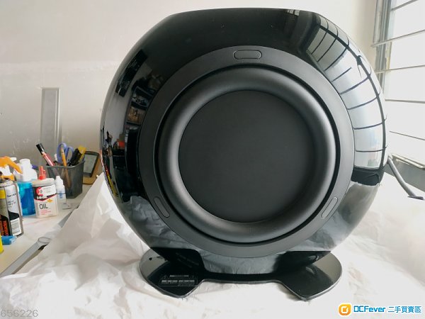 KEF HTB2 SE Powered Subwoofer (Black)
