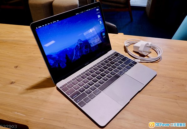 99% Apple Macbook 12" 2017 - Warranty Aug 9, 2019 - 20 cycles battery