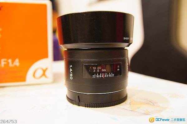 Sony A-mount α SAL 50mm F1.4 合A77ii, A99 或A7 系列(需配轉接環)