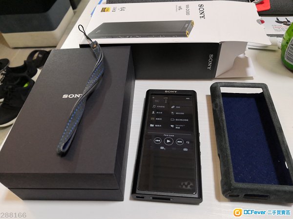 Sony zx300 行貨 9成新 過保