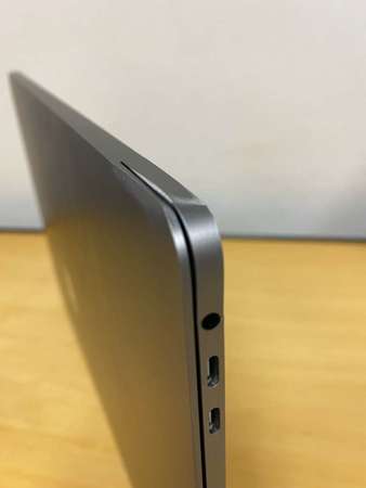 有花有崩 2018 MacBook Pro 15 2018 256GB