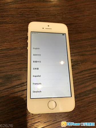 出售9成新iPhone SE 64g 金色(港行)