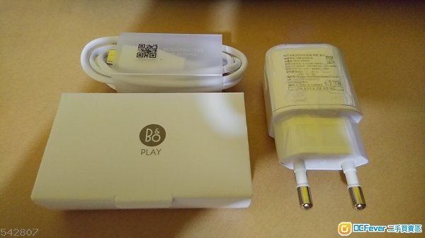 LG V30+ 全新韓版跟機配件 絶無議價空間