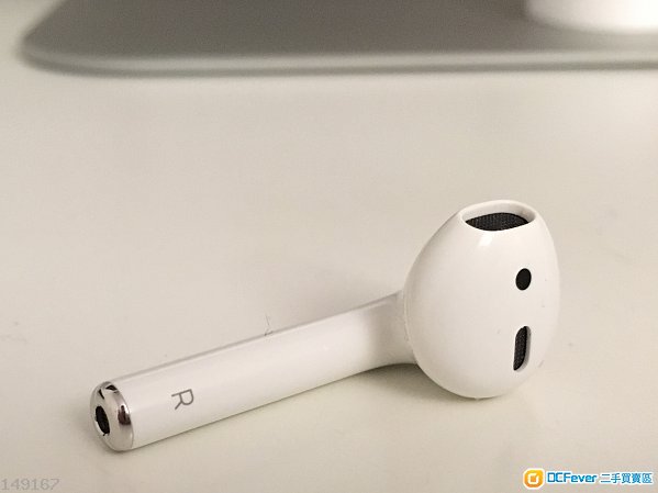 AirPod “R”