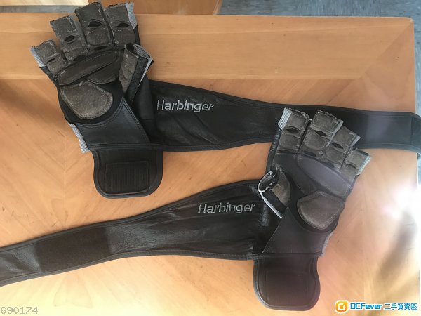 Harbinger 真皮訓練護腕健身手套