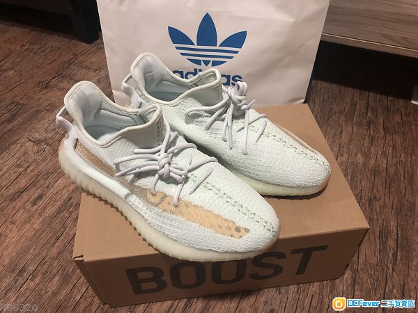 全新adidas yeezy 350 v2 hyperspace
