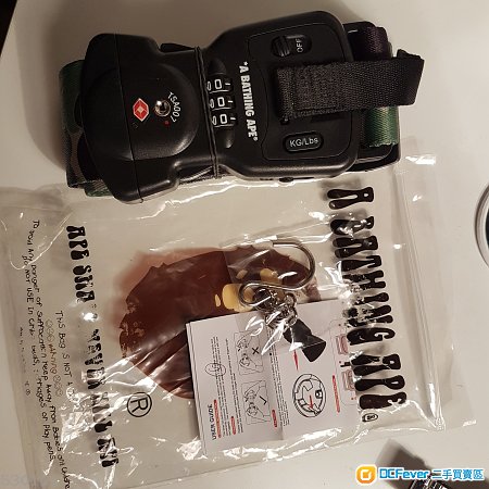 出售100% 全新A Bathing Ape限量版迷彩電子磅行李帶行李鎖 AAPE IT Apple